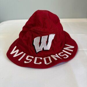 Adidas Wisconsin Badgers Sports Bucket Hat Mens L/XL Embroidered Spellout